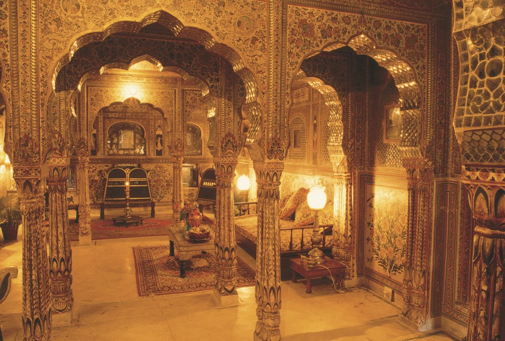 TALE OF INDIAN DÉCOR