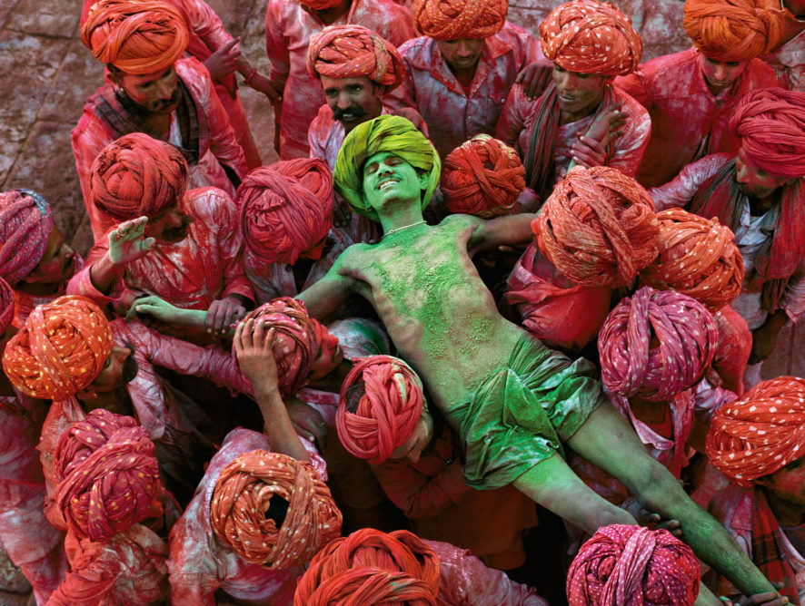 10 Stunning Images of India shot by Steve McCurry