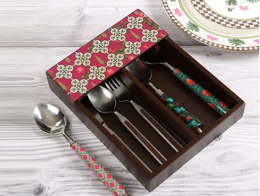 Bring a Wow Element to your Kitchen with these Contemporary Cutlery Trays.