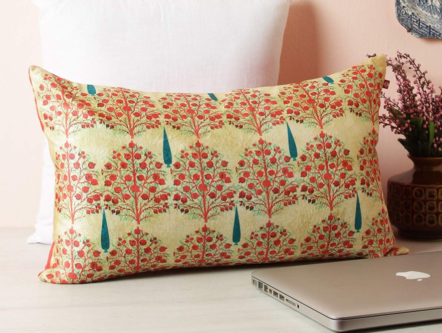Five simple styling tips to decorate bed with cushions