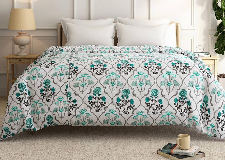 5. Vintage Charm Quilted Bed Cover Set