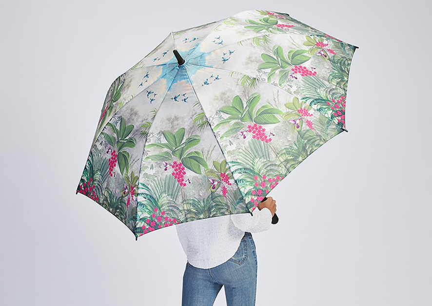 Underneath the tropical vibes: Elevate your style with Tropical View long umbrella