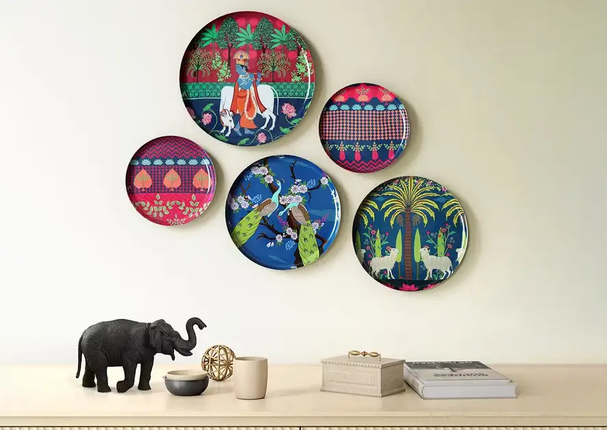 Decorative plates for your walls