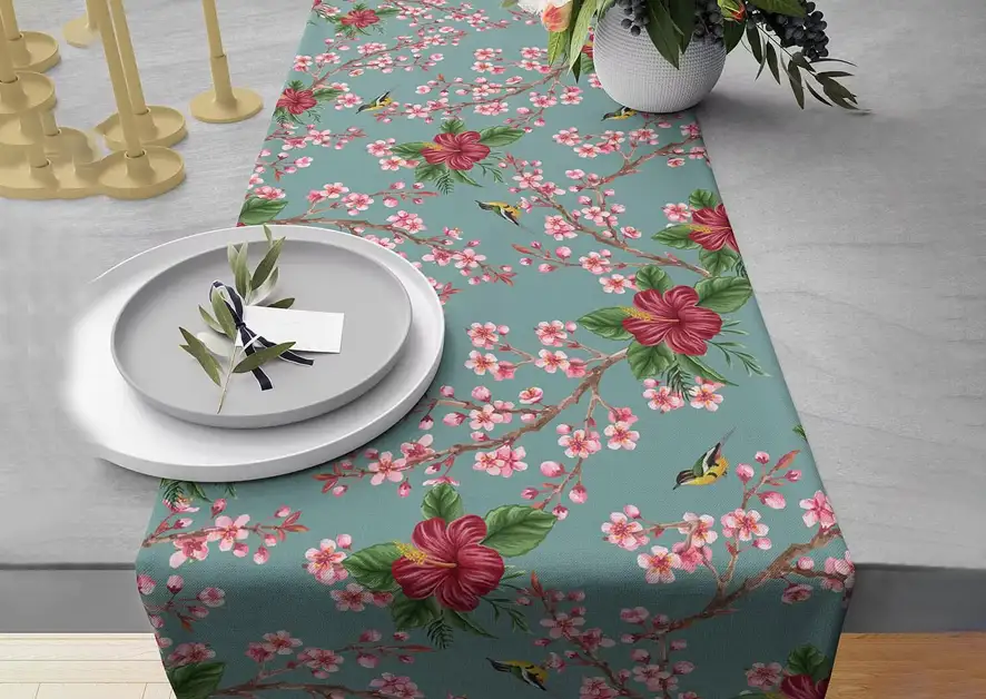 Choose the dining table runners that match your style