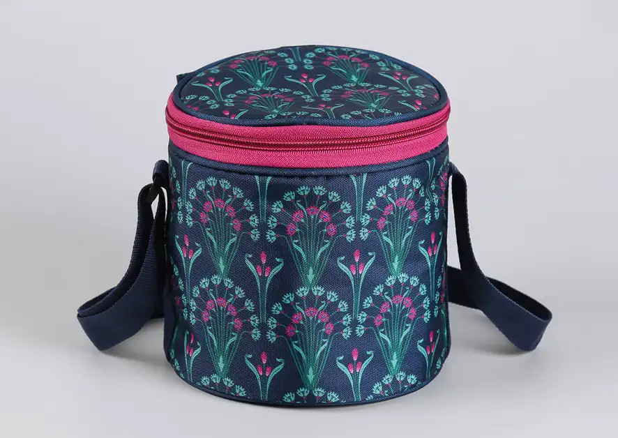 Dichasial Charm Lunch Bag round